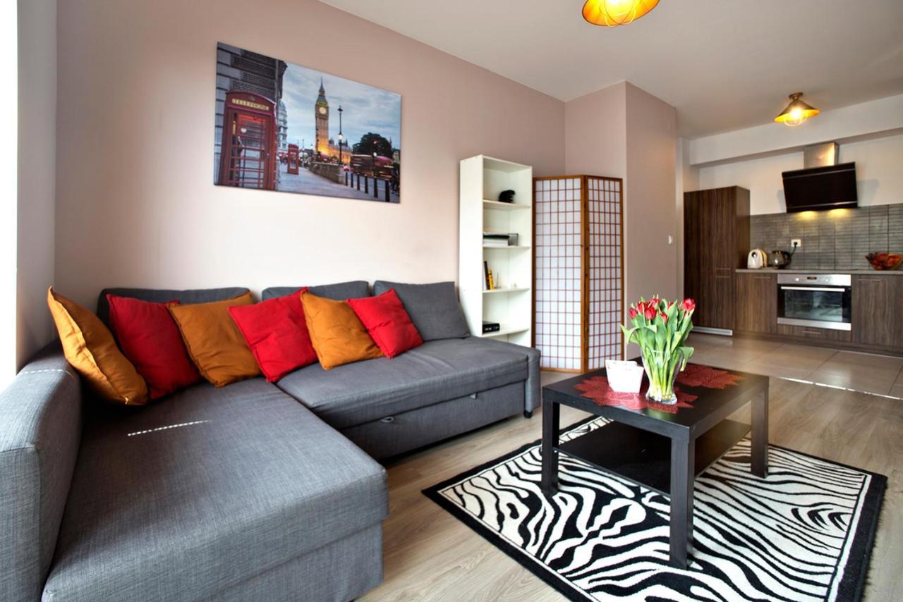 Airport Okecie Klobucka P&O Serviced Apartments Varsovie Extérieur photo